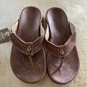 Sandalo uomo Olukai Hiapo infradito comodo teak nuovo con etichette taglia US 8 - Foto 1 di 6