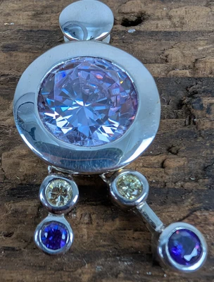 Pingente modernista de prata esterlina 925 com ametista e peridoto pendurado - Imagem 1 de 4