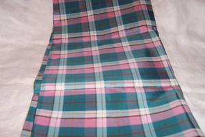 Shiny Pink and Green Plain Cotton? Material - 1 yard 4 inches - Bild 1 von 3