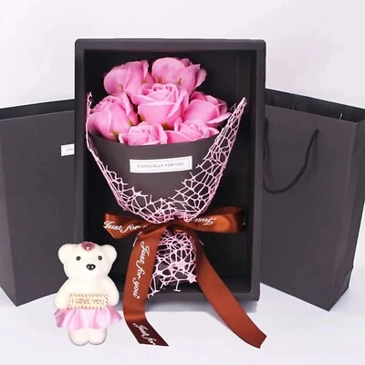 Ramo de jabón rosa 7 flores artificiales día de San Valentín caja de regalo oso de peluche Foto 1 de 4