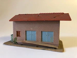 Lagerschuppen - Güterbahnhof | fertig gebaut | H0 / 1:87 (K11) - Bild 1 von 5