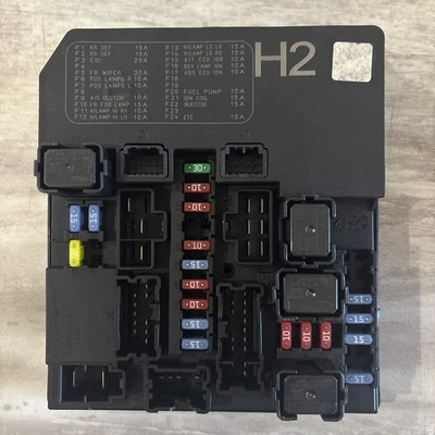 284B7 3RA1B H2 caixa de junção de fusíveis 2016 Nissan Sentra fonte de alimentação fabricante de equipamento original - Imagem 1 de 3