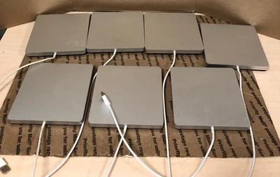 (X7) Apple A1379 SuperDrive USB CD/DVD External Drive (UNTESTED) - Image 1 of 4