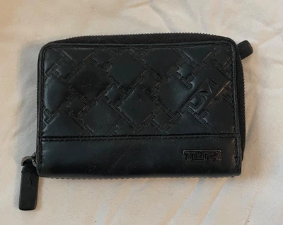 TUMI Negro Logo Cuero Tarjeta Billetera Estuche Llavero-Casi Como Nuevo Foto 1 de 4