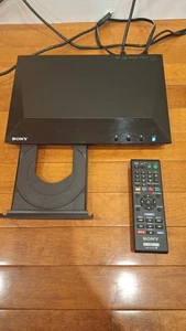 Sony BDP-S1100 Blu-ray DVD Player mit Fernbedienung getestet gut Video TV Digital HDMI - Bild 1 von 9