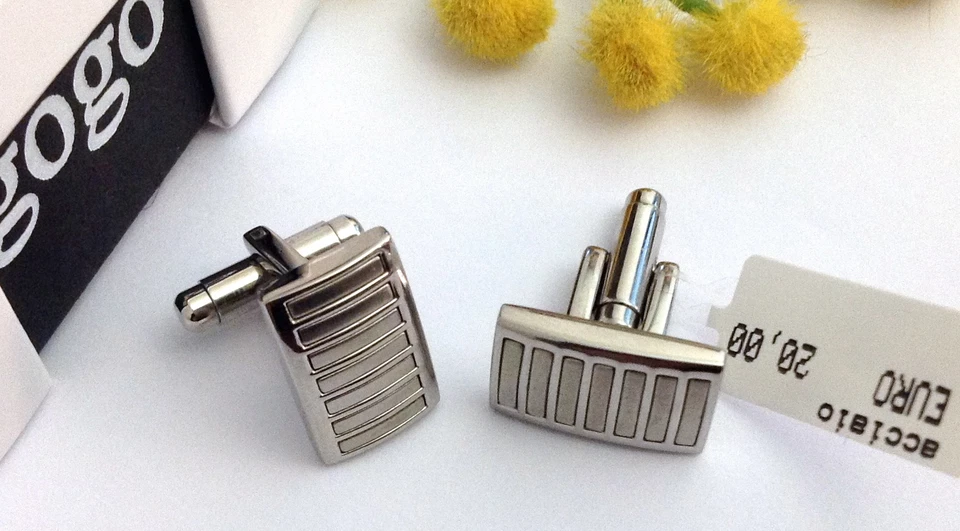 GEMELLI IN ACCIAIO CON FIBRA DI CARBONIO - STAINLESS STEEL CUFFLINKS  - Immagine 1 di 1