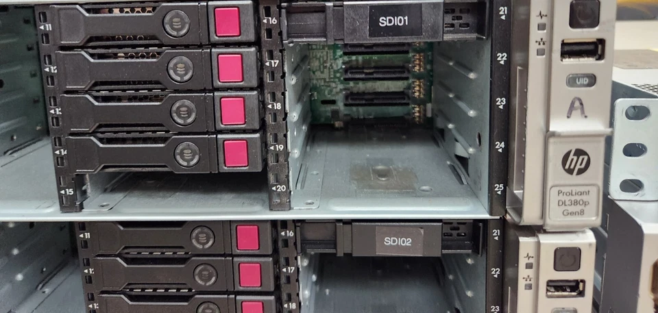 HP ProLiant DL380 G8 (4TB SAS, 2x Intel Xeon E5-2660, 2.00Ghz, 12 núcleos, 196GB) Foto 1 de 4