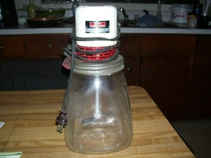 Vintage Kitchen Wards Electric Glass Butter Churn - Picture 1 of 3