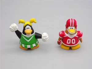 Disney Club Penguin: Mix 'N Match Serie 9 - Jugador de fútbol americano y animadora verde - Imagen 1 de 1