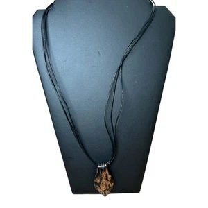 NUEVO Colgante grande de vidrio con rayas negras y cobre en collar de triple cordón - Imagen 1 de 4
