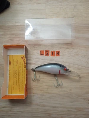 Vintage Bomber Model A Fishing Lure w/Box & Paper in EXCELLENT CONDITION - Image 1 of 4