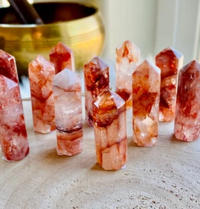 Muestra mineral de cristal curativo obelisco punta torre cuarzo hematoide natural - Imagen 1 de 5
