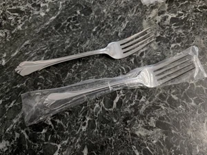 2 Tafelgabeln Lagostina ENIGMA 18/8 glänzend Edelstahl Besteck nie benutzt! - Bild 1 von 4