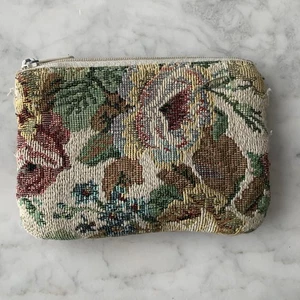 VTG floral Tapestry Small Cosmetic Coin Purse Pouch Zip Top 5x4” - Picture 1 of 8