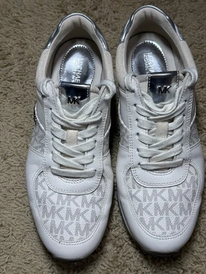 Tênis Feminino Michael Kors Couro Maddy Trainer Tamanho 6 - Imagem 1 de 4