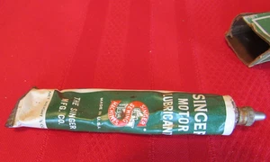 Tubo lubricante Singer Motor vintage con caja 1/2 oz usado - Imagen 1 de 9