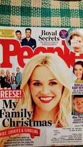 PEOPLE MAGAZINE REESE! FAMILY CHRISTMAS JANUARY 2,2017 KIDS,COOKIES & CAROLING. - Picture 1 of 24