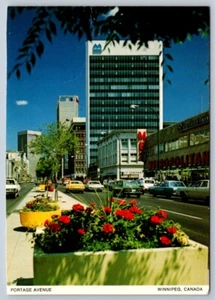 Portage Avenue Looking East, Winnipeg, Manitoba, Chrome Postcard #1 - Picture 1 of 2