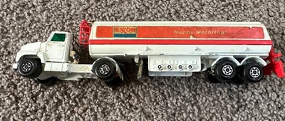 "Camioneta y remolque cisterna Exxon Ford LTS 1973 Matchbox de 9"" juguete fundido a presión" Foto 1 de 4
