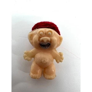 Muñeca Lucky Troll miniatura vintage con sombrero rojo - Imagen 1 de 3