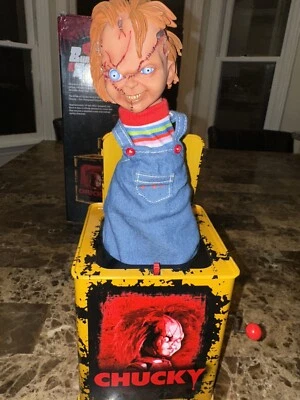 BRIDE OF CHUCKY Chucky Burst-A-Box Mezco (2018) Juego infantil Jack-in-the-Box Foto 1 de 4
