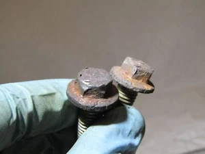 Ford Sport Ka Mk1 03 1.6 left front brake caliper carrier mount bolts SEE PICS!! - Photo 1 sur 4