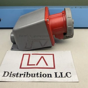 HUBBELL 4100R7W 100 Amp PIN SLEEVE RECEPTACLE HBL4100R7W 480Vac, W/ Mount - Picture 1 of 6