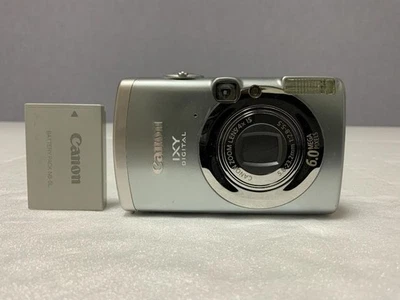 Fotocamera digitale compatta Canon IXY DIGITAL 800IS argento condizione testata - Immagine 1 di 4