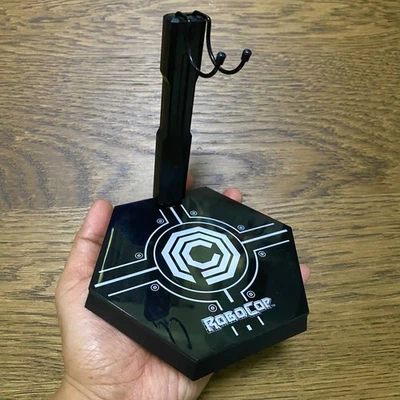 1/6 HOT TOYS : FIGURE MMS265 ROBOCOP BATTLE DAMAGED VER. : STAND - Image 1 of 3