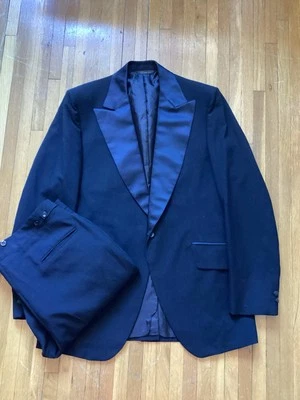 Traje Completo Esmoquin LUXE Palm Beach Para Hombre 44L Negro Sólido 1 Btn, Lana, EE. UU., COMO NUEVO Foto 1 de 4