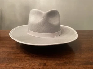 Australischer Wollhut Fedora mit breiter Krempe hergestellt aus Farbmangel - Bild 1 von 7