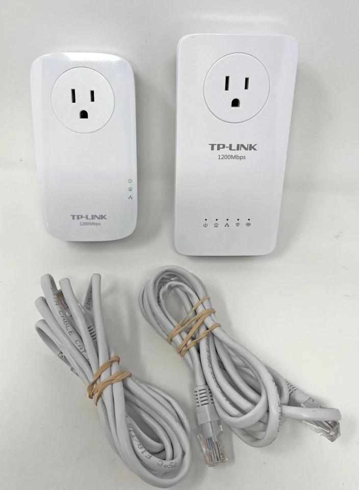 TP-Link Powerline WiFi Extender TL-WPA8630P KIT AV1200 Ethernet Adapter White - Image 1 of 4