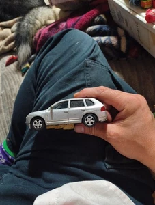 Kinsmart Porsche Cayenne Turbo Maßstab 1:38 - Bild 1 von 8