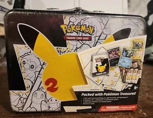 Pokemon Celebrazioni 25° Anniversario Scatola Porta Pranzo da Collezione Tin - Foto 1 di 9