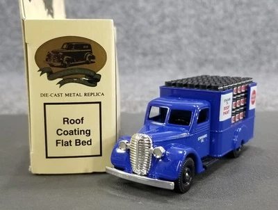 LLEDO DAYS GONE 1939 ROOF COATING FLATBED TRUCK STANDARD OIL IOB MADE IN ENGLAND - Image 1 of 4