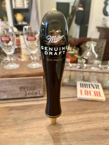 Manija de grifo de cerveza de madera negra Miller Genuine Draft 11 1/2" de alto clásico - Imagen 1 de 5