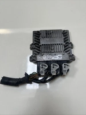 Centralina motore ECU 30771350AA per Volvo V50 2004-2012 usata (92771) - Immagine 1 di 3