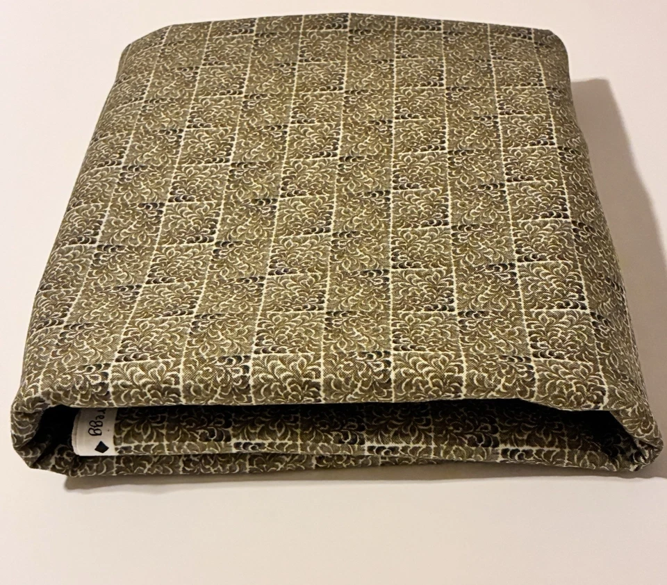 3 yardas - Ro Gregg English Manor de Northcott Quest for a Cure 108"x44" Foto 1 de 4