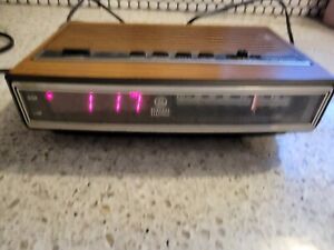 Vtg GE General Electric 7-4625A Digital Alarm Clock Radio AM/FM Woodgrain Red Lt