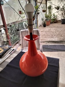 VINTAGE BRILLIANT ORANGE ITALIAN TABLE LAMP. - MID20ThC. WITH MAKER'S MARKS. - Picture 1 of 6