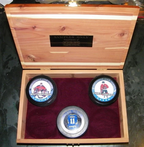 3 VINTAGE HOCKEY PUCKS & FANCY WOOD DISPLAY BOX,M.BRODEUR,G. PERREAULT,C.CHELIOS Cover
