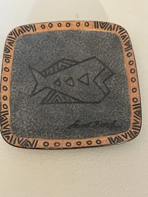 Laurel Burch Ganz Pescado Gres Negro Pescado Inciso Borde Detallado Foto 1 de 4