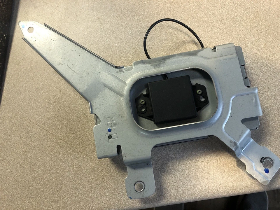 Nissan Cube 2011, módulo controlador receptor de comunicaciones, fabricante de equipos originales Foto 1 de 4