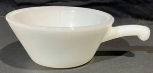 VINTAGE FRENCH ONION SOUP BOWL HANDLE WHITE MILKGLASS ANCHOR HOCKING FIRE KING - Picture 1 of 6