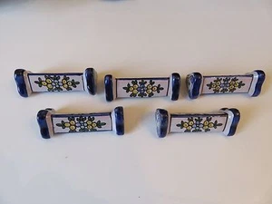 5 PORTE COUTEAUX EN FAIENCE DE NEVERS - Picture 1 of 3