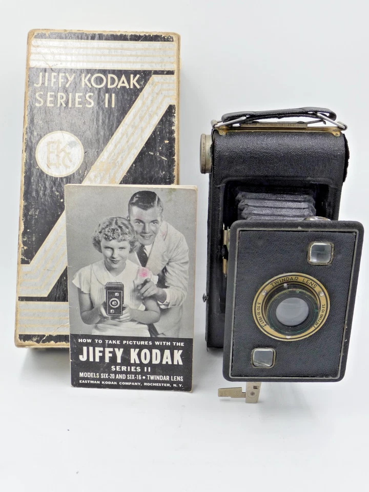 Jiffy Kodak Six-20 camera with J. K. Six-16 box and manual Foto 1 de 4