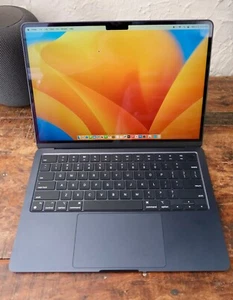 MacBook Air M2 13" 1TB SSD 16GB RAM 10-core GPU MIDNIGHT w. AppleCare 8.25 - Picture 1 of 7