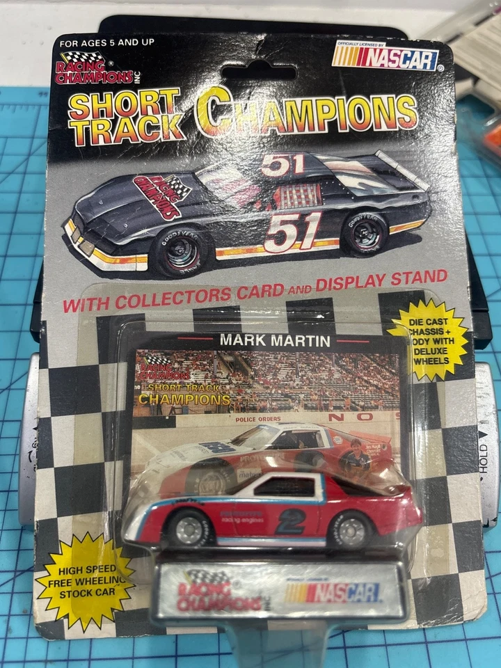 Nuevo en Paquete Racing Champions Short Track Champions 1:64 Late Model #2 Mark Martin Foto 1 de 2