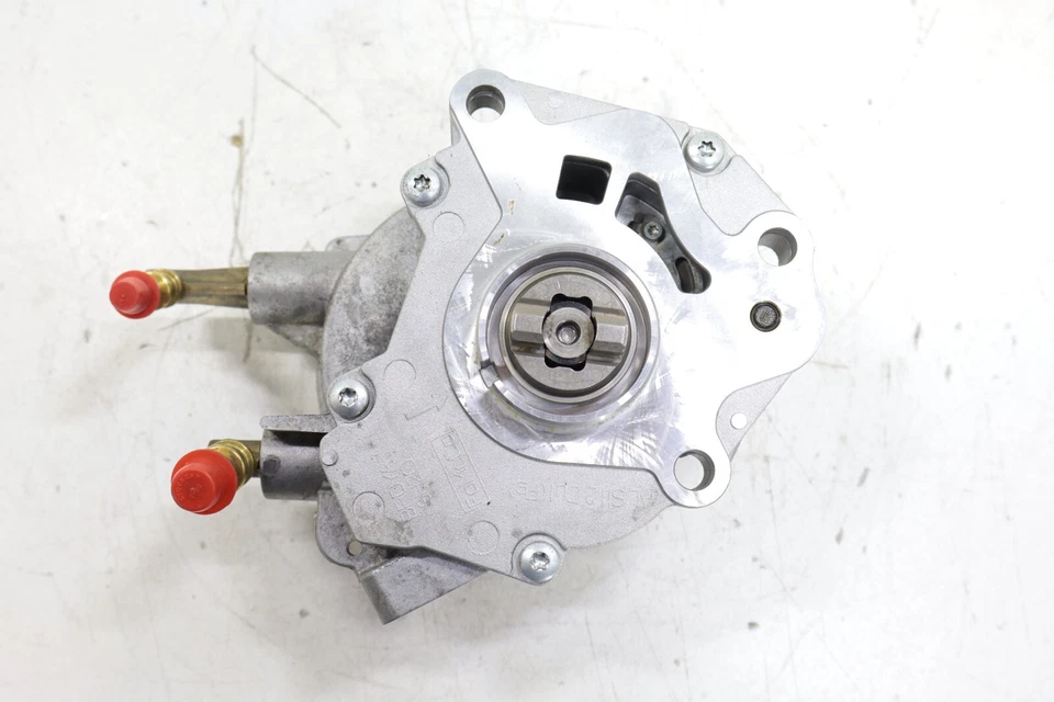 Land Rover Discovery Range Rover Sport 3.0L DIESEL 2016-2021 OEM Vacuum Pump - Image 1 of 4