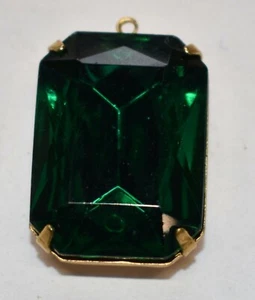 VINTAGE LARGE GREEN GLASS OCTAGON PENDANT BEAD • 25x18mm • BRASS - Picture 1 of 2